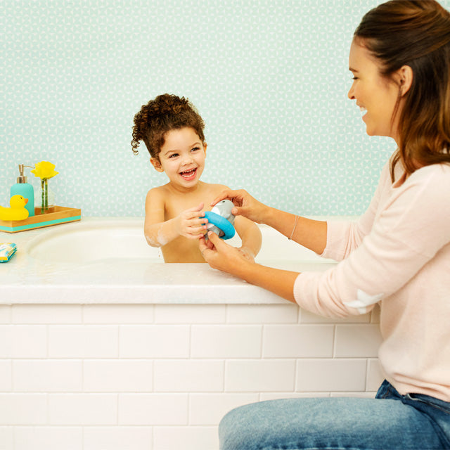 Sea Spinner™ Wind-Up Shark Bath Toy