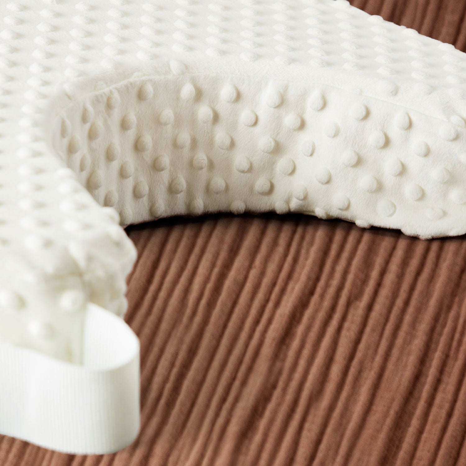 Ultra-Luxe Infant Feeding Pillow